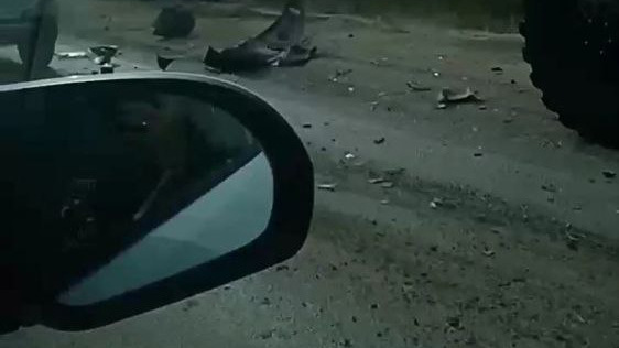 «Там зажатые или розлив топлива?» Автомобилисты сняли на видео последствия крупной аварии под Волгоградом