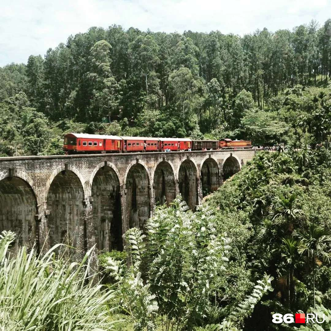 Знаменитый Девятиарочный мост Шри-Ланки — место притяжения туристов