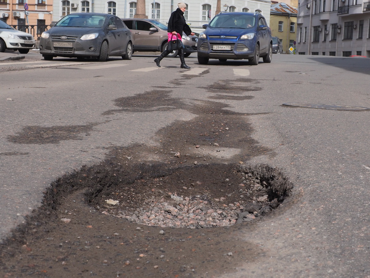 Первый робот ГАТИ в Петербурге оформил почти 500 штрафов за нарушения в  области благоустройства - 8 февраля 2024 - ФОНТАНКА.ру