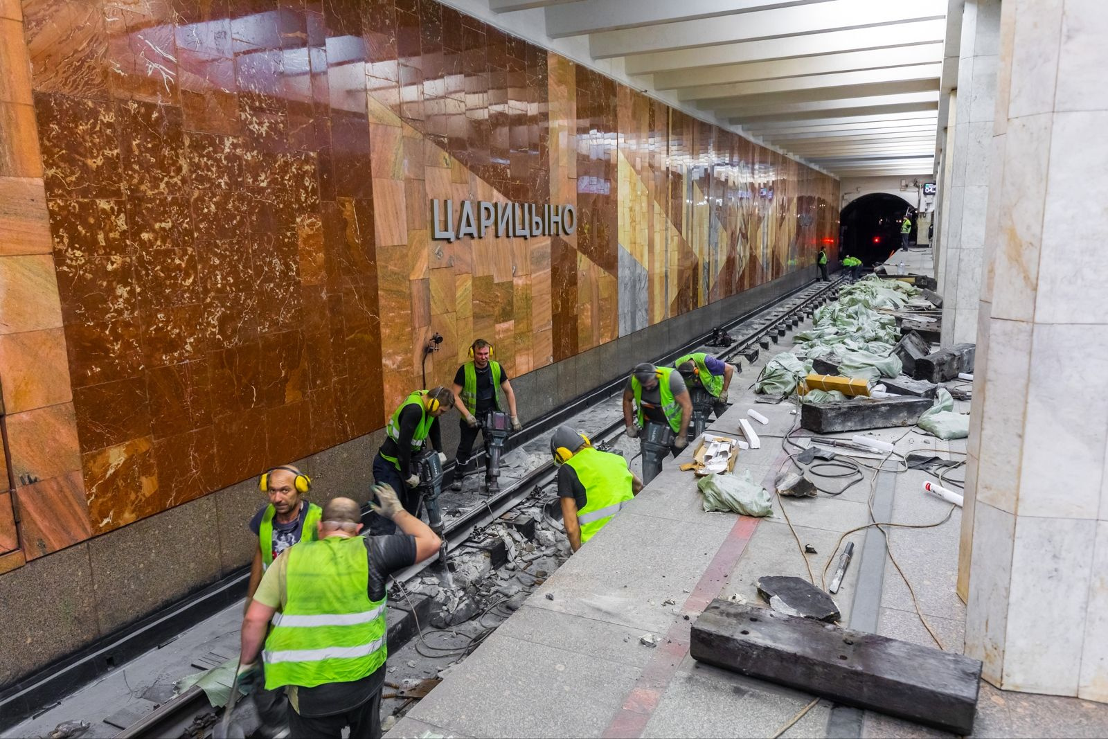 Чем метро в Москве отличается от Петербурга - 19 ноября 2023 - ФОНТАНКА.ру