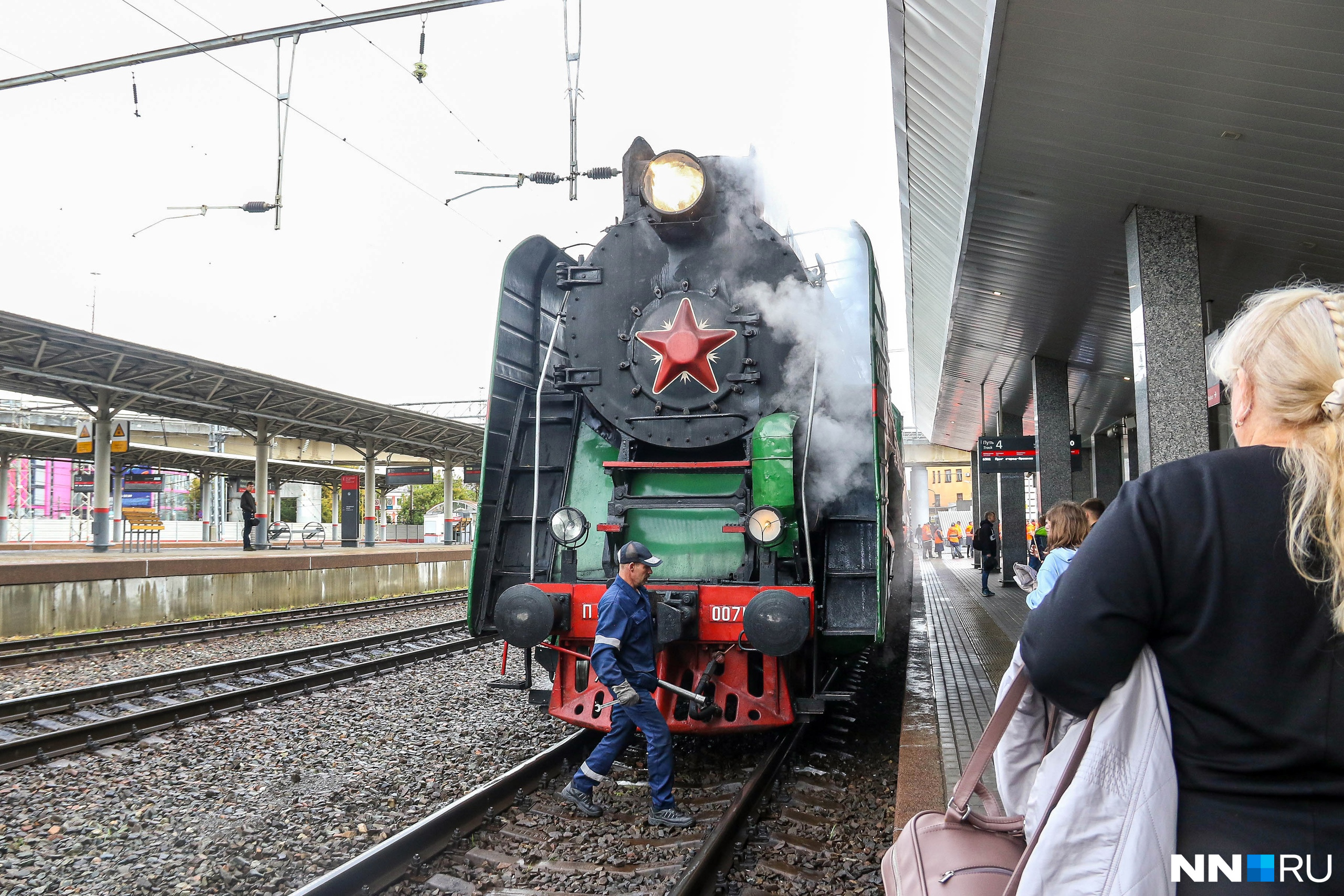 Головной вагон выглядел необычно и впечатляюще Головной вагон выглядел необычно и впечатляюще