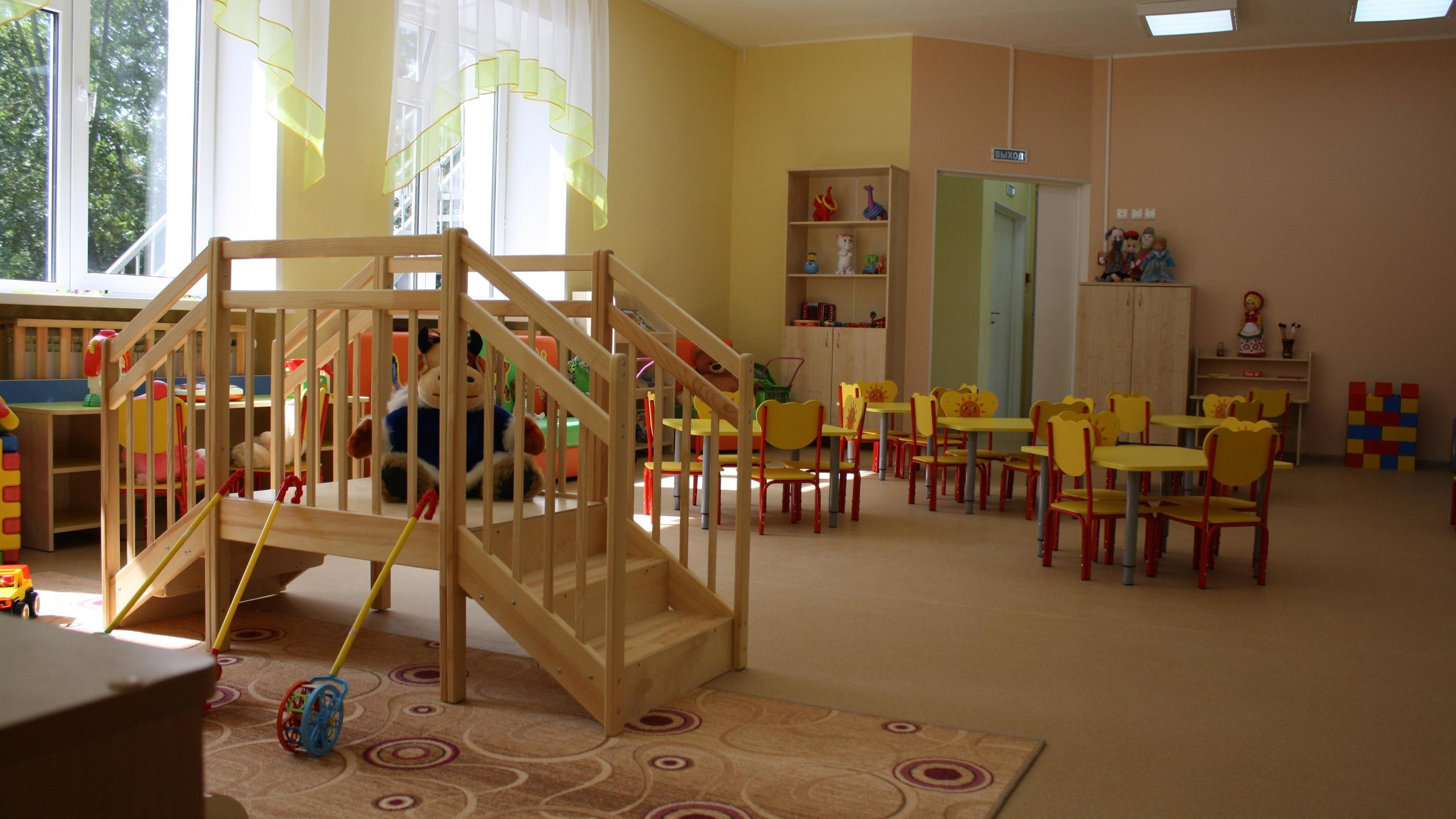 «Если придет физик, все дети станут физиками?»: маму ребенка возмутил визит священника в детский сад Волгограда