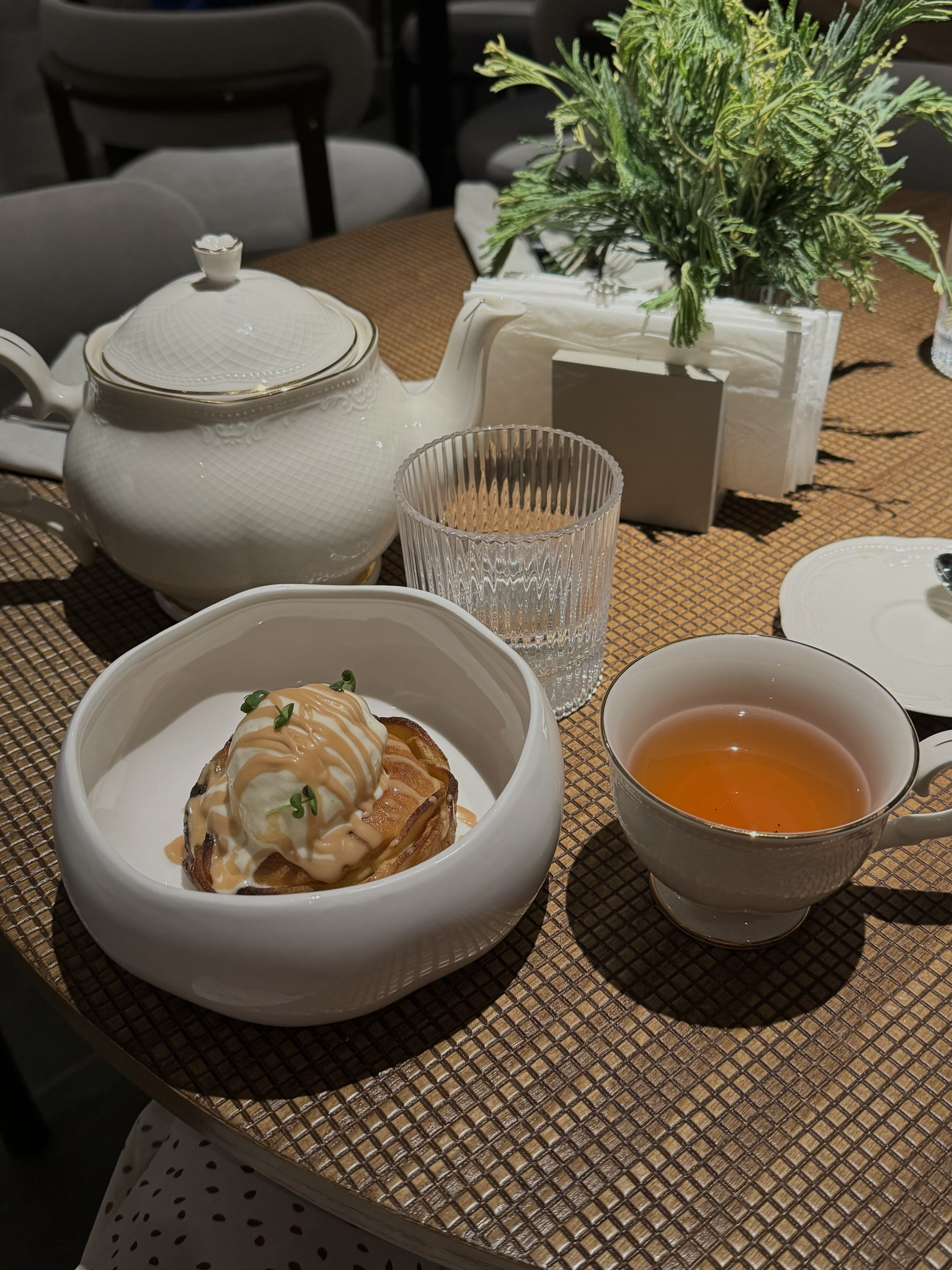 Братья третьяковы ресторан москва. Дом третьяковой ресторан. Дом третьяковой ресторан. Кафе нефертити волгоград. Дом третьяковой ресторан.