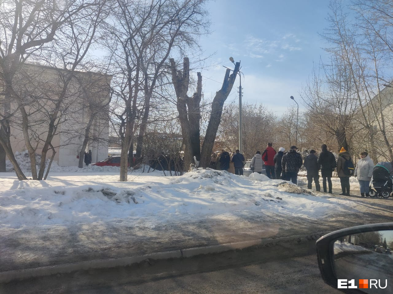 Кто последний за квартирой? В Екатеринбурге выстроилась огромная очередь из желающих поучаствовать в викторине