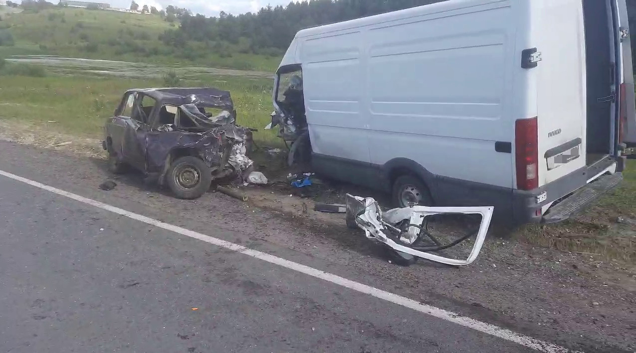 Смертельная авария в Нижегородской области: грузовик смял «Жигули» — водитель легковушки погиб