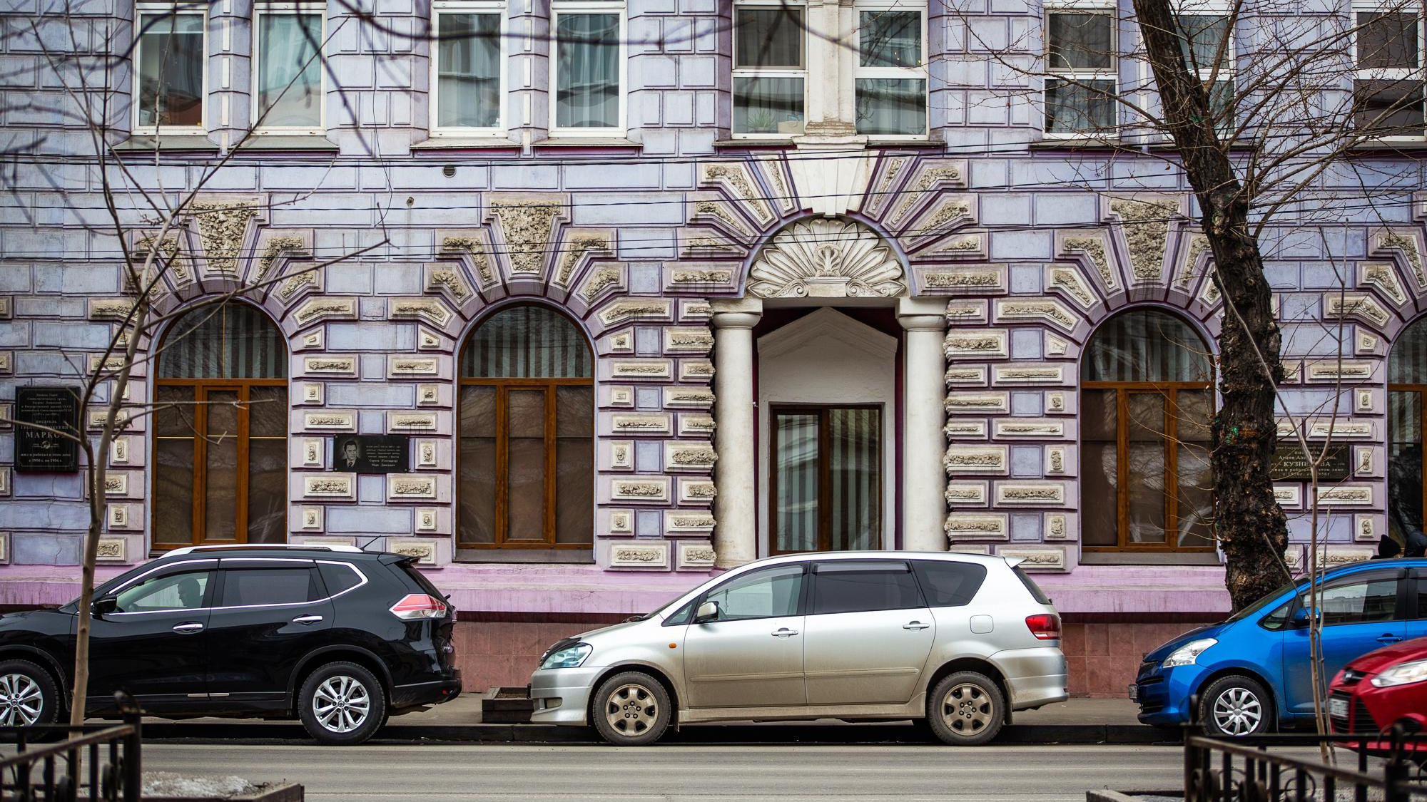 Комплекс фиксации неправильной парковки начал работу в Иркутске. Рассказываем, как он работает