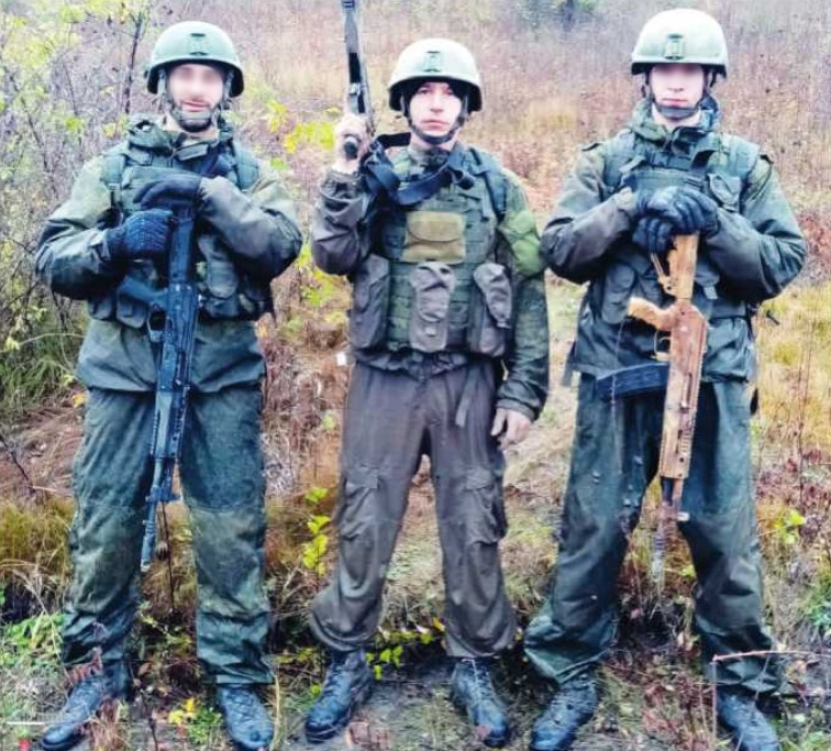 Степан Бондаренко (в центре) в зоне боевых действий