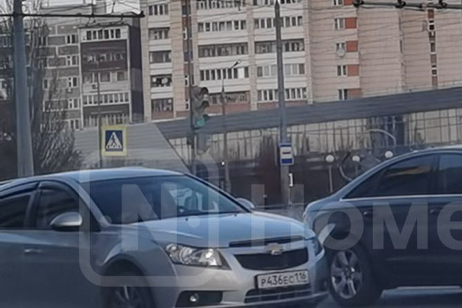 Место снимка не подписано, но соседняя машина тоже с <nobr class="_">16-м</nobr> регионом, так что, вероятно, автомобиль поймали в Татарстане