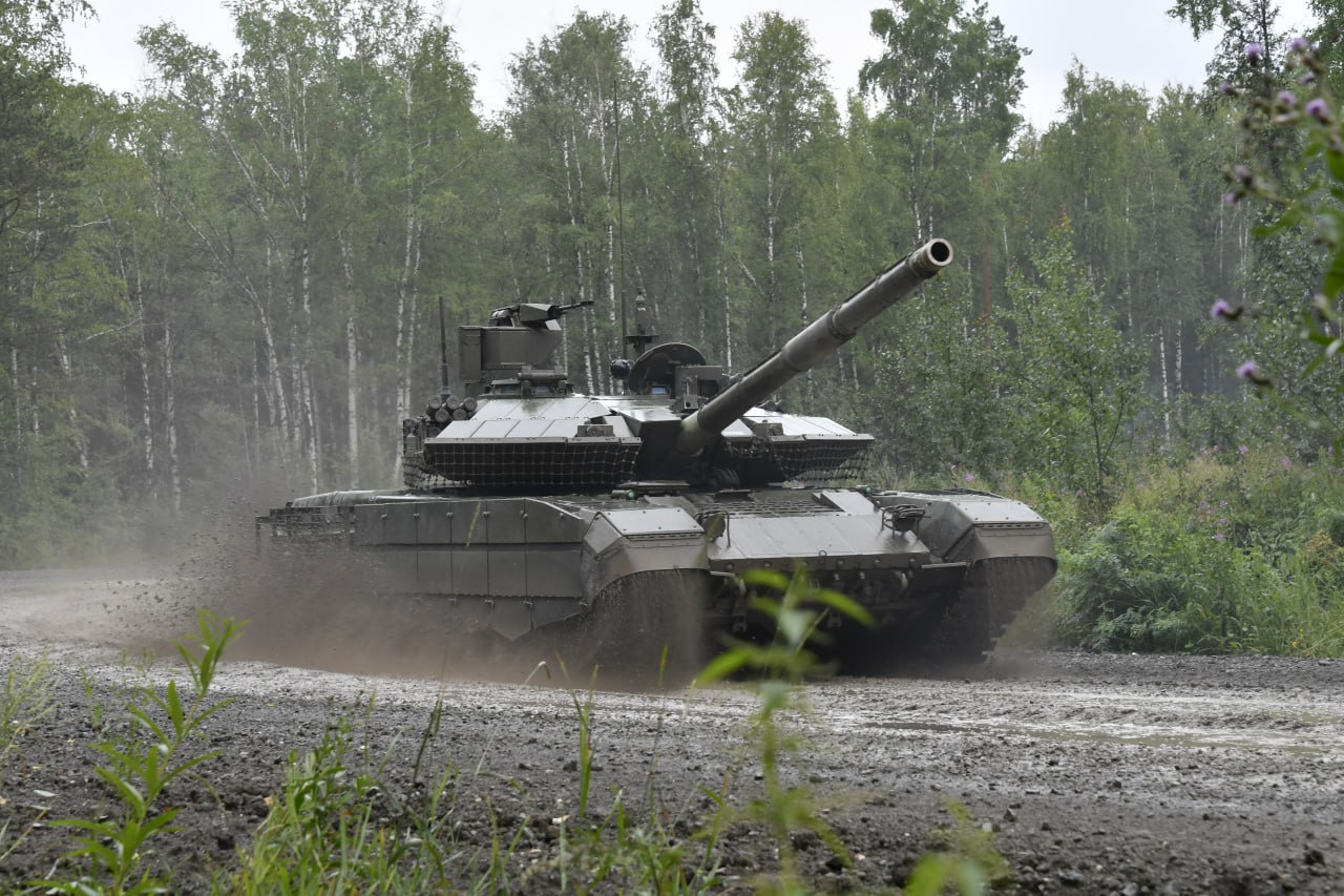 «Лучший в мире». Путин похвалил уральский танк «Прорыв»
