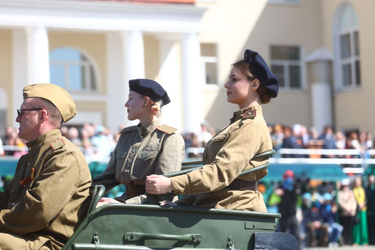 Парад 9 мая верхняя пышма. Парад в верхней Пышме. Парад Победы в верхней Пышме. День Победы исторические кадры. Парад в верхней Пышме 2015.