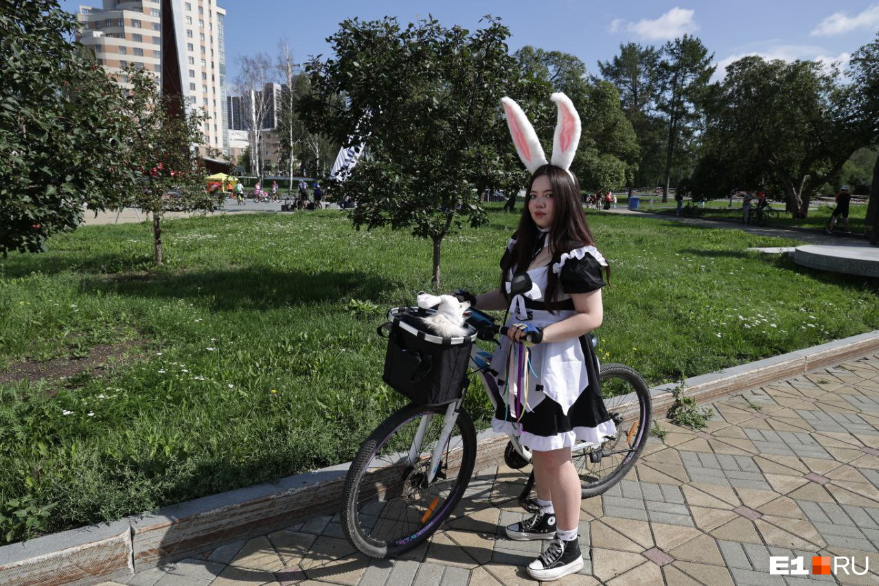 Подтянутые атлеты и милые красавицы: показываем самых ярких участников велофестиваля в Екатеринбурге
