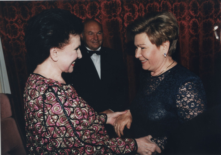 Наина Ельцина и Галина Вишневская на церемонии вручения премии «Слава — Gloria — 98» в Большом зале Консерватории. Москва, 19 июня 1998 года