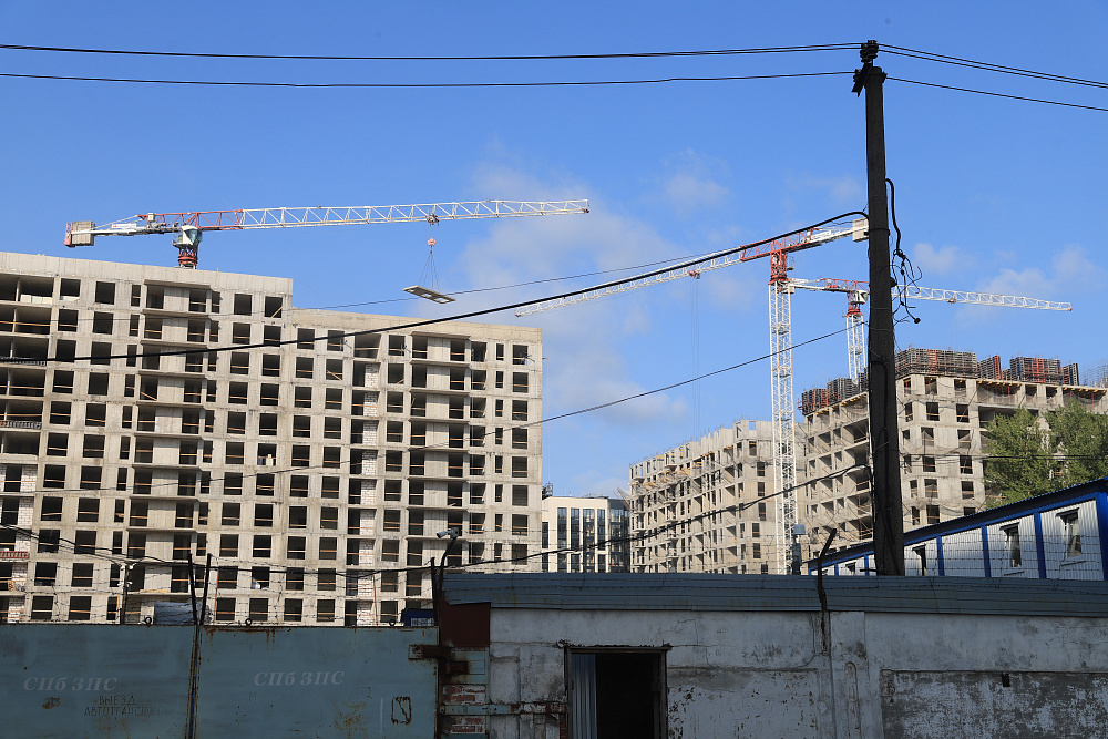 Дефицит пока не грозит: строители в Петербурге и Ленобласти выводят новые проекты, но осторожно
