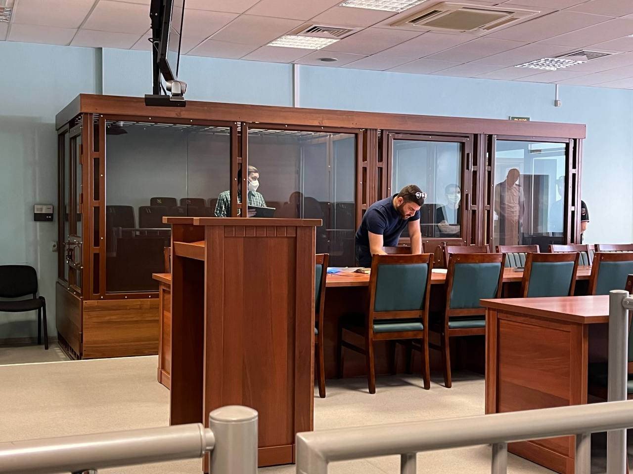 Суд приговорил двух налетчиков, грабивших 6 лет подряд отделения сотовой связи в Петербурге