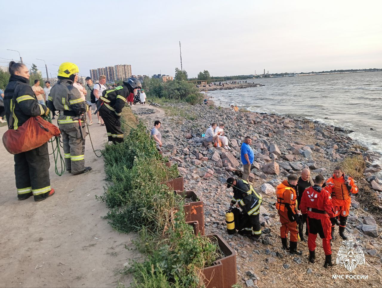 Спасатели нашли тело утонувшего в Финском заливе подростка