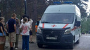 Две девочки пострадали в парке Шелехова. Там сорвались качели