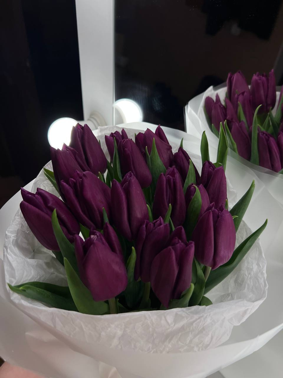 Подарить тюльпаны может каждый, но подобрать оригинальный цвет — дело не из легких