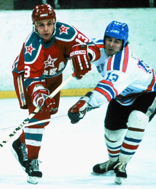 Валерий Каменский — воспитанник воскресенского «Химика», играл за ЦСКА с 1985 по 1991 год, а после до 2002-го выступал в НХЛ. Заслуженный мастер спорта
