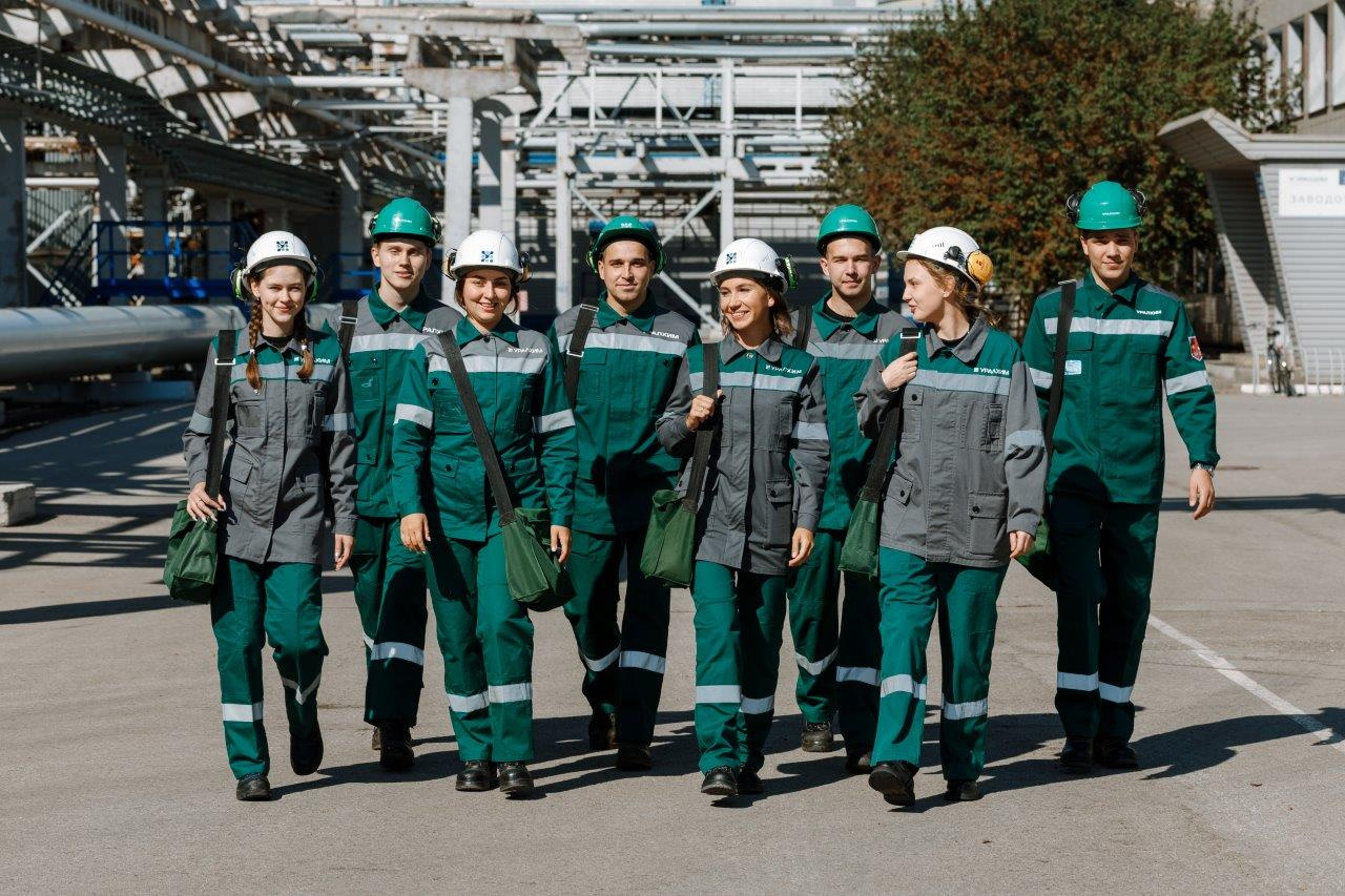 Овечка долли была злая и рано. Студенты попадают в прошлое. 21 и больше (2013). Фильм попал в прошлое. Вне времени (сериал 2016 – 2017).