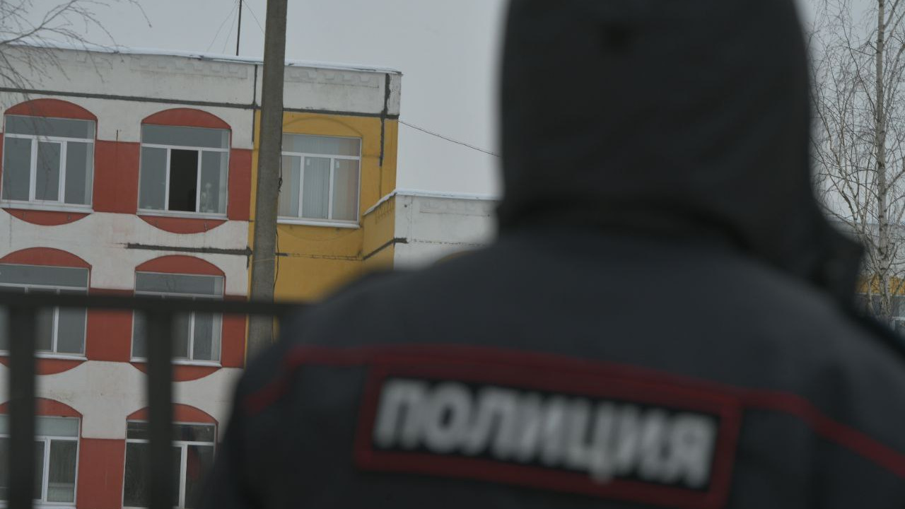 Всюду полиция, раненые дети в больницах. Как живет Брянск, где школьница устроила массовую стрельбу: все подробности трагедии