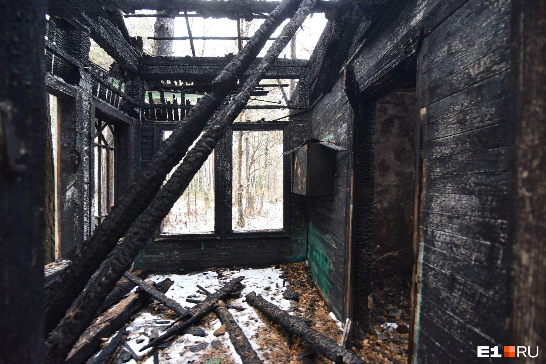 Дачный кооператив почти полностью уничтожен огнем в Читинском районе