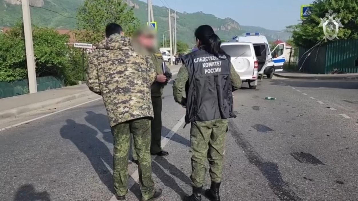 Погибли двое, четверо — в больнице: что известно о нападении на полицейских из Зауралья в Карачаево-Черкесии