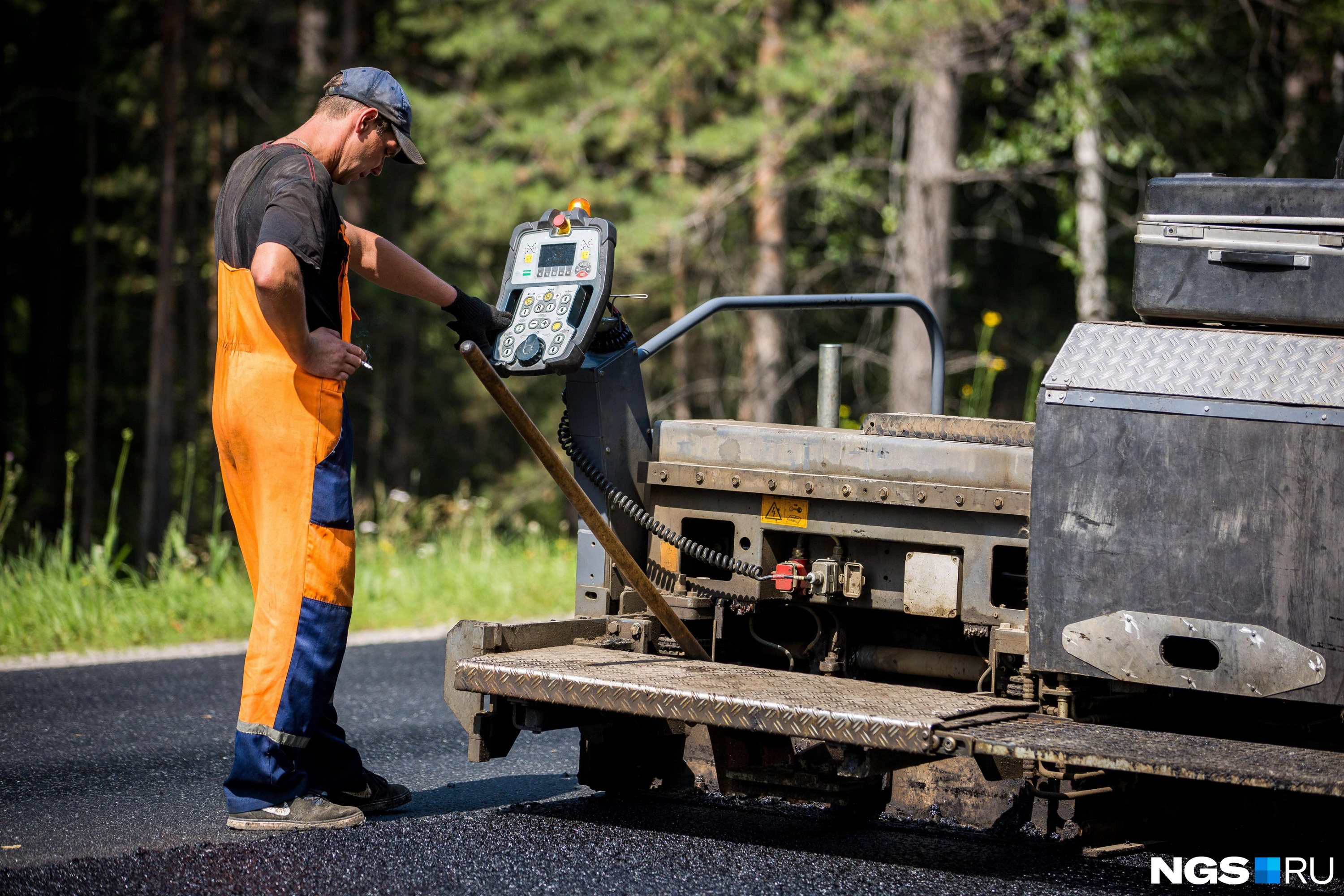 Не менее 0 6 м. Ширина дорожки для мгн. Требования к рабочему месту на высоте. Ширина одиночных проходов к рабочим местам и на рабочих местах. Техника безопасность на кирпичной кладке стен.