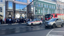 «Приехала реанимация»: в центре Ярославля к «Бургер Кингу» стянулись спецслужбы
