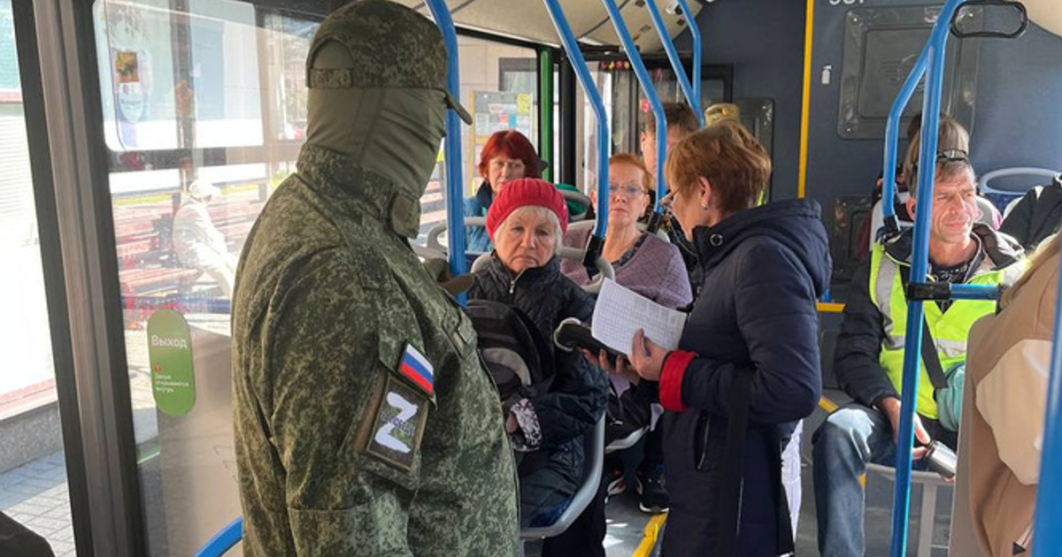 В Челябинске в рейды по безбилетникам вывели людей в камуфляже и с ...