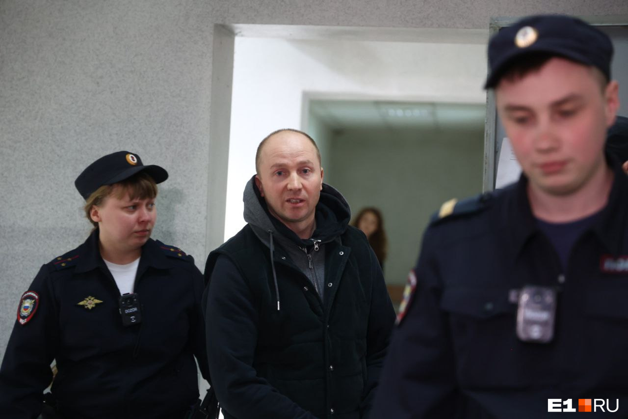 «Меня оговорили!» В Екатеринбурге суд арестовал главного борца с коррупцией, подозреваемого во взятке