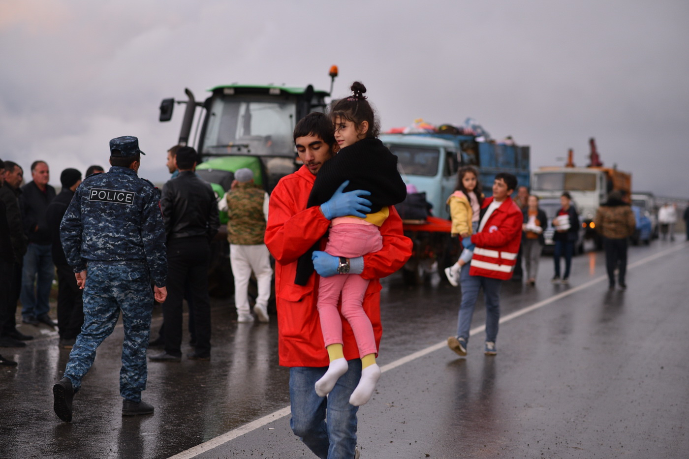 «Решили вместо протестов помогать беженцам». Как Армения справляется с исходом из Арцаха