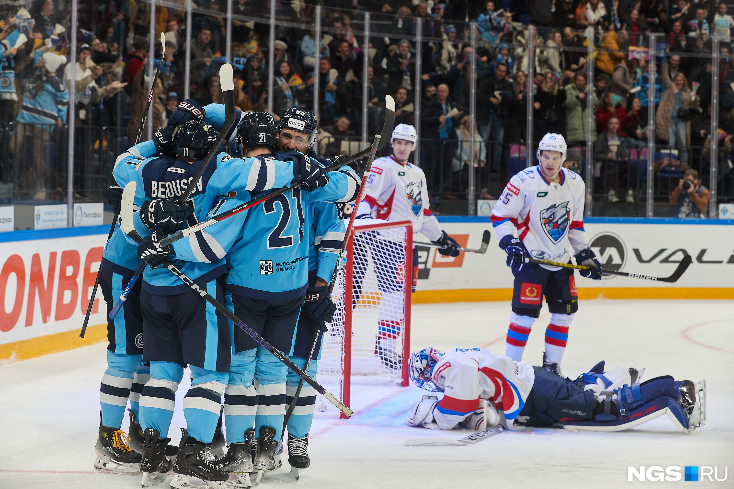 Новосибирские хоккеисты умело реализовали большинство