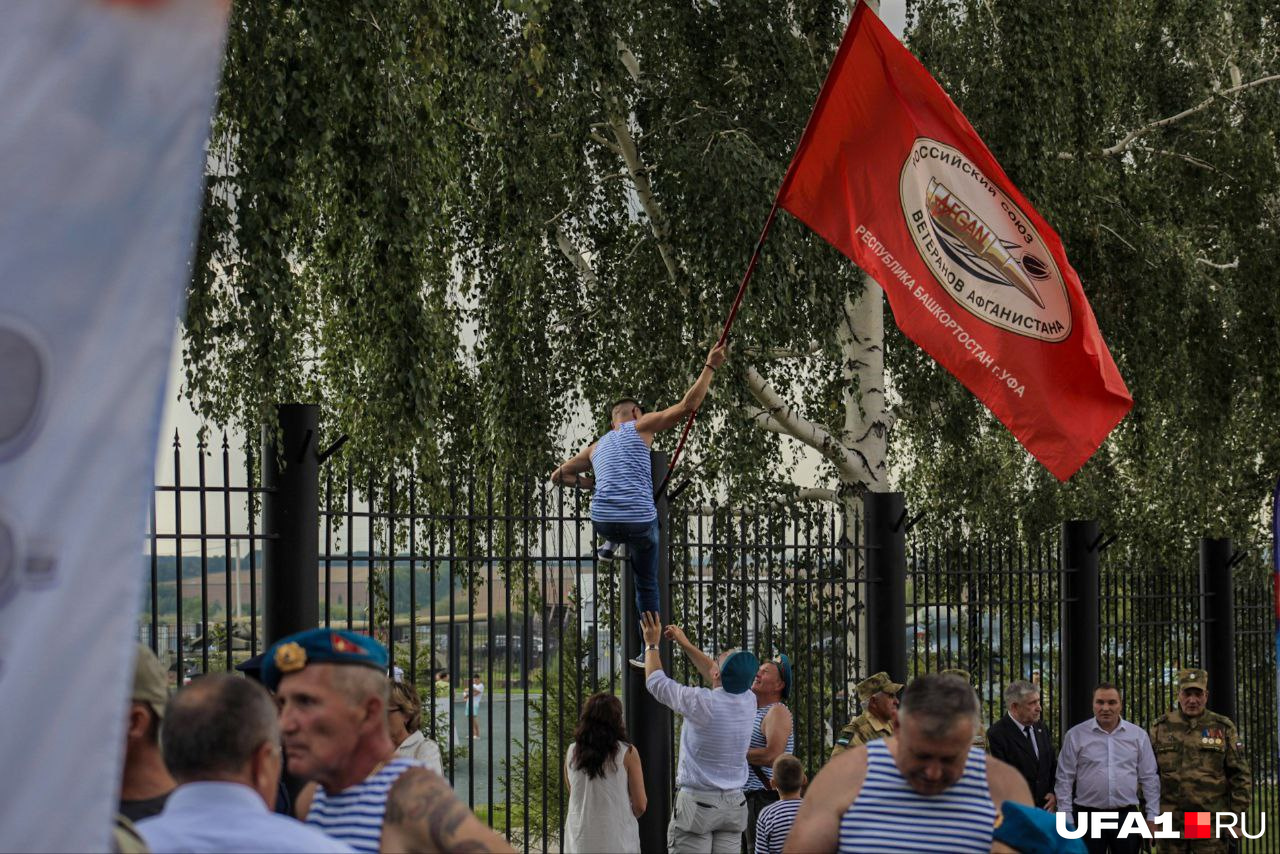 Выделиться хочется каждому