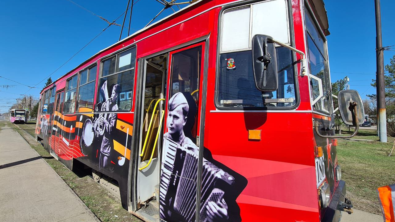 Трамвай с караоке поедет в праздники по Омску