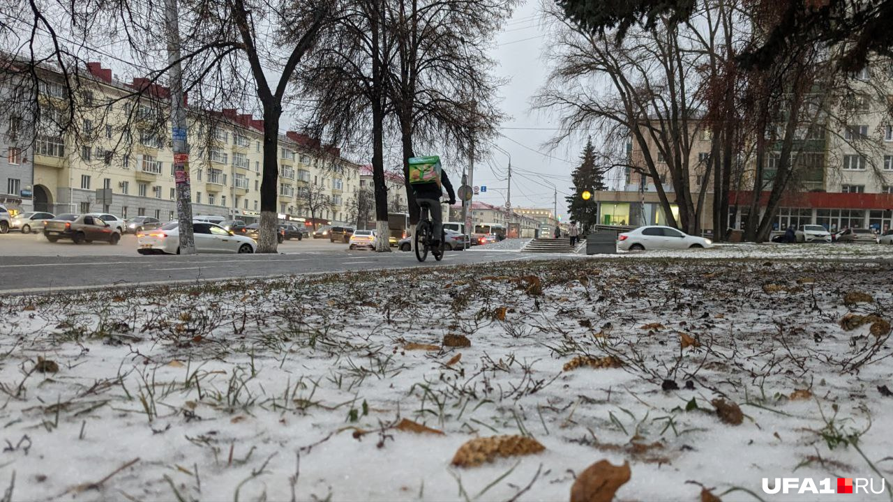 В такую погоду лучше всего сидеть дома и никуда не выходить