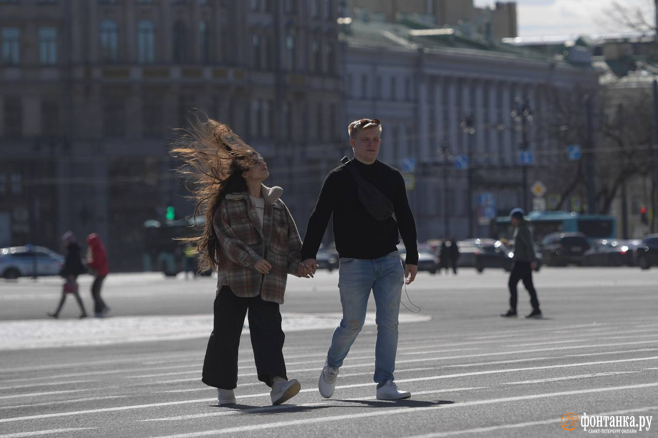 Погода в Петербурге испортилась, как и прически прохожих | 11.04.2024 |  Санкт-Петербург - БезФормата