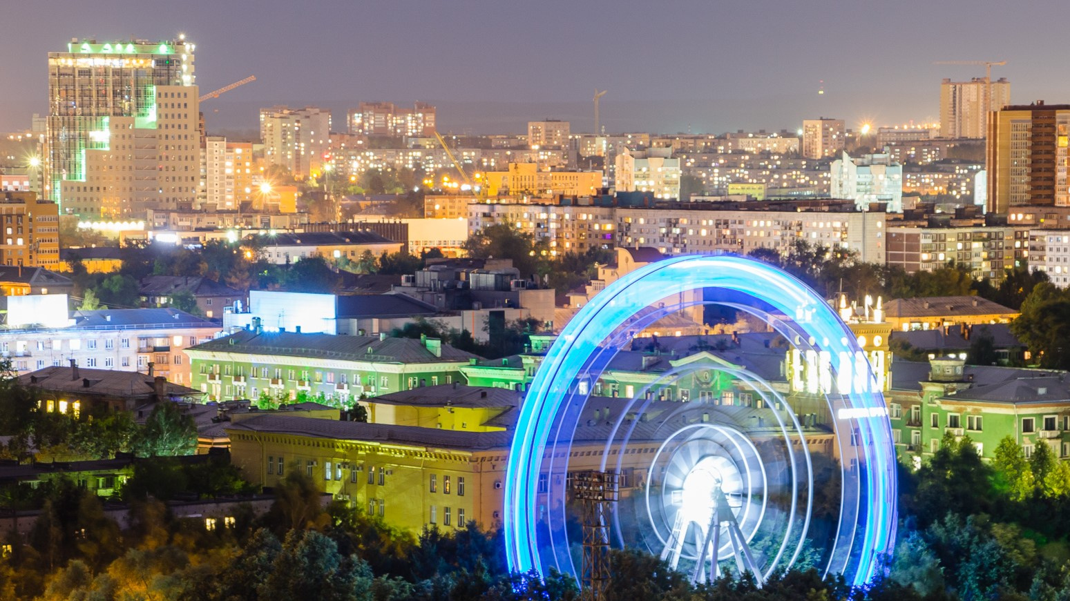 Парк Горького в Перми решил проводить гендерпати: колесо обозрения будет светиться розовым или голубым