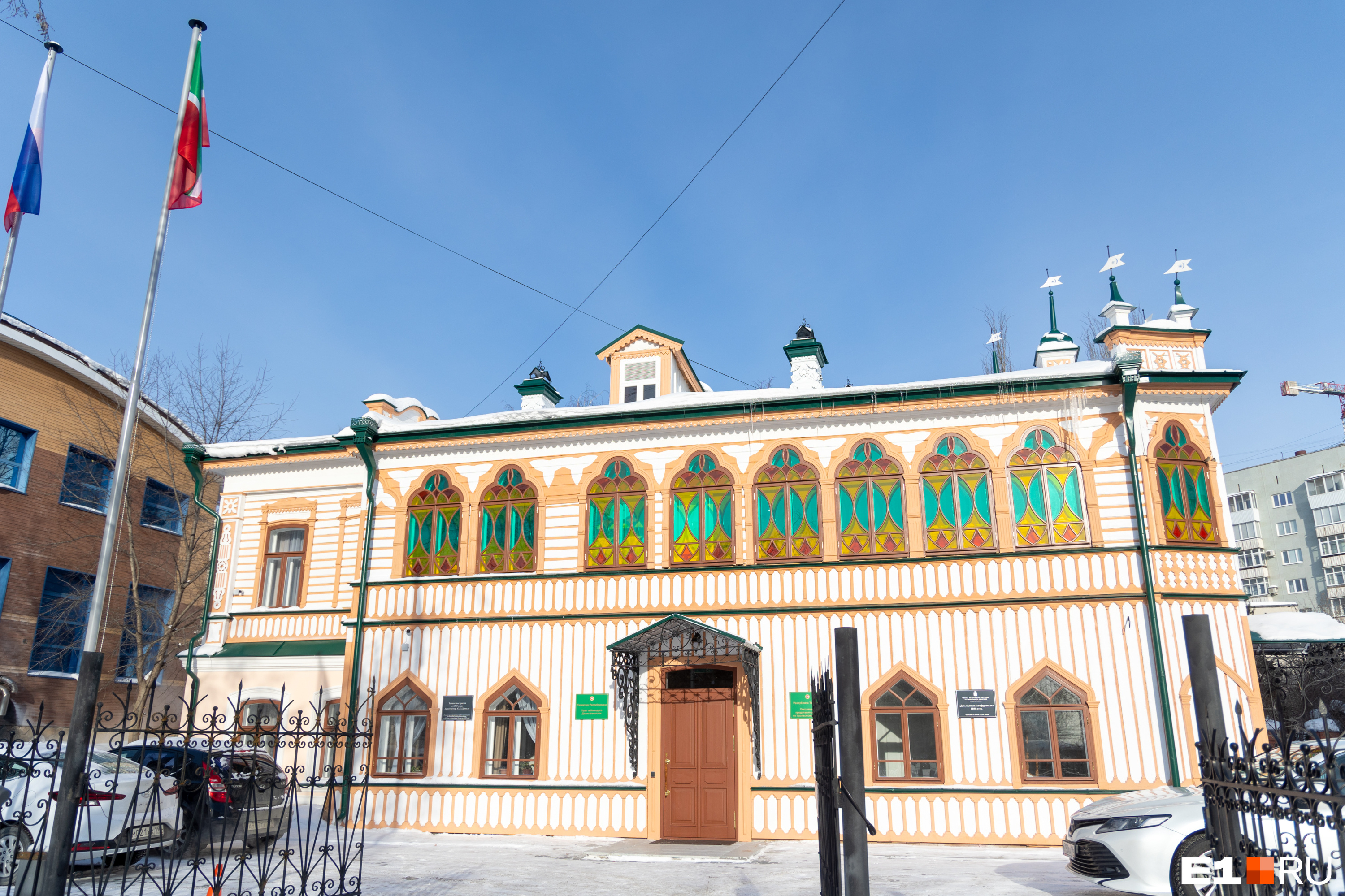 В 131 год — как новенький. Татарстан спас старинный домик в центре Екатеринбурга