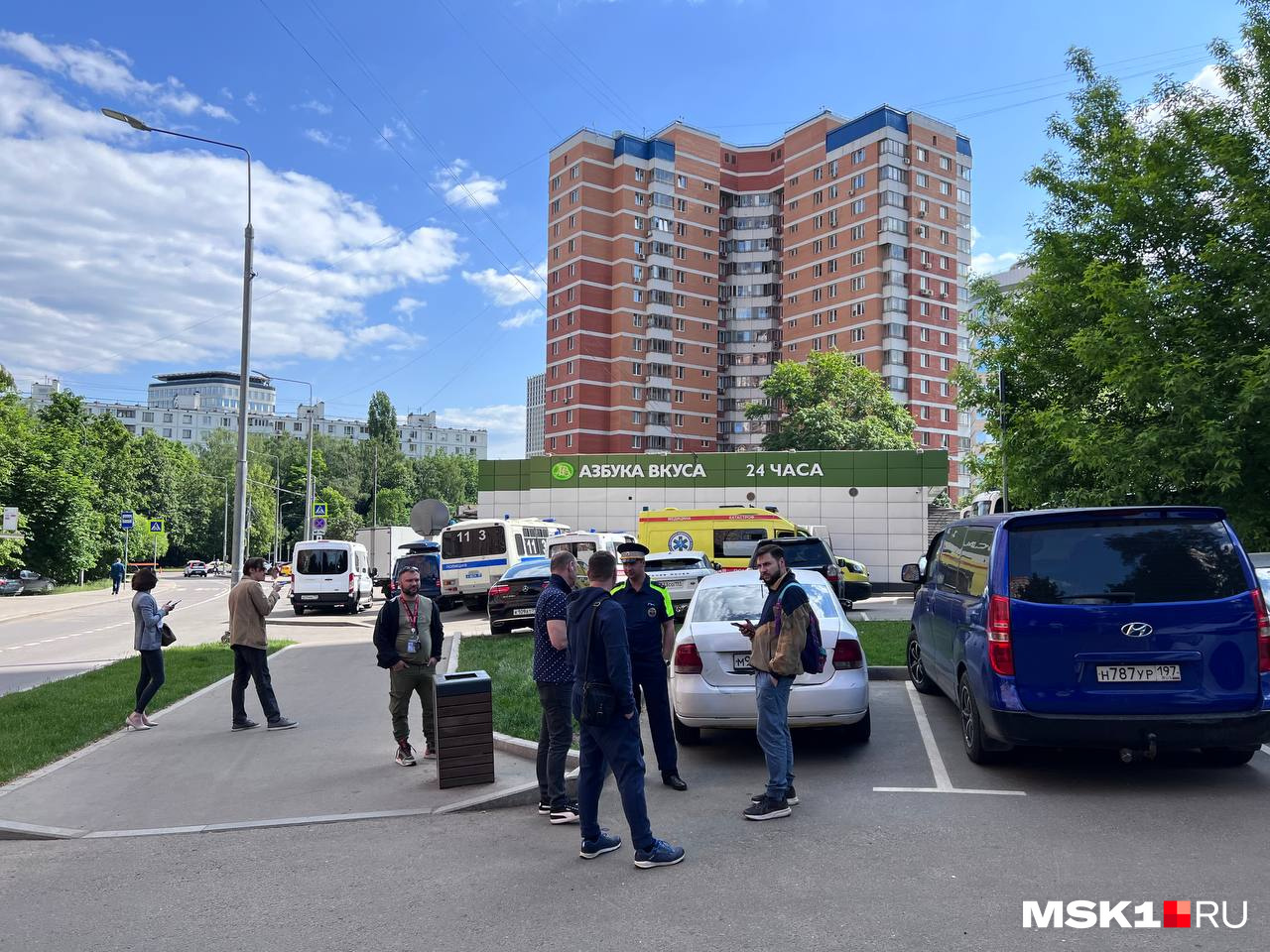 Беспилотники атаковали Москву и Подмосковье: фото и видео последствий  падения БПЛА, ответ Минобороны, что сейчас происходит на Профсоюзной и  Ленинском проспекте - 30 мая 2023 - ФОНТАНКА.ру