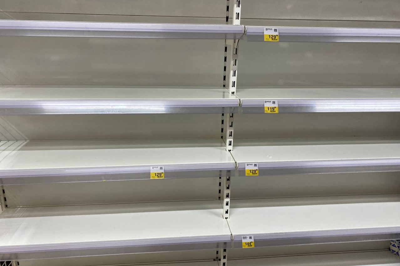 Аномальные холода или замороженные цены? Почему полки петербургских магазинов опустели в каникулы