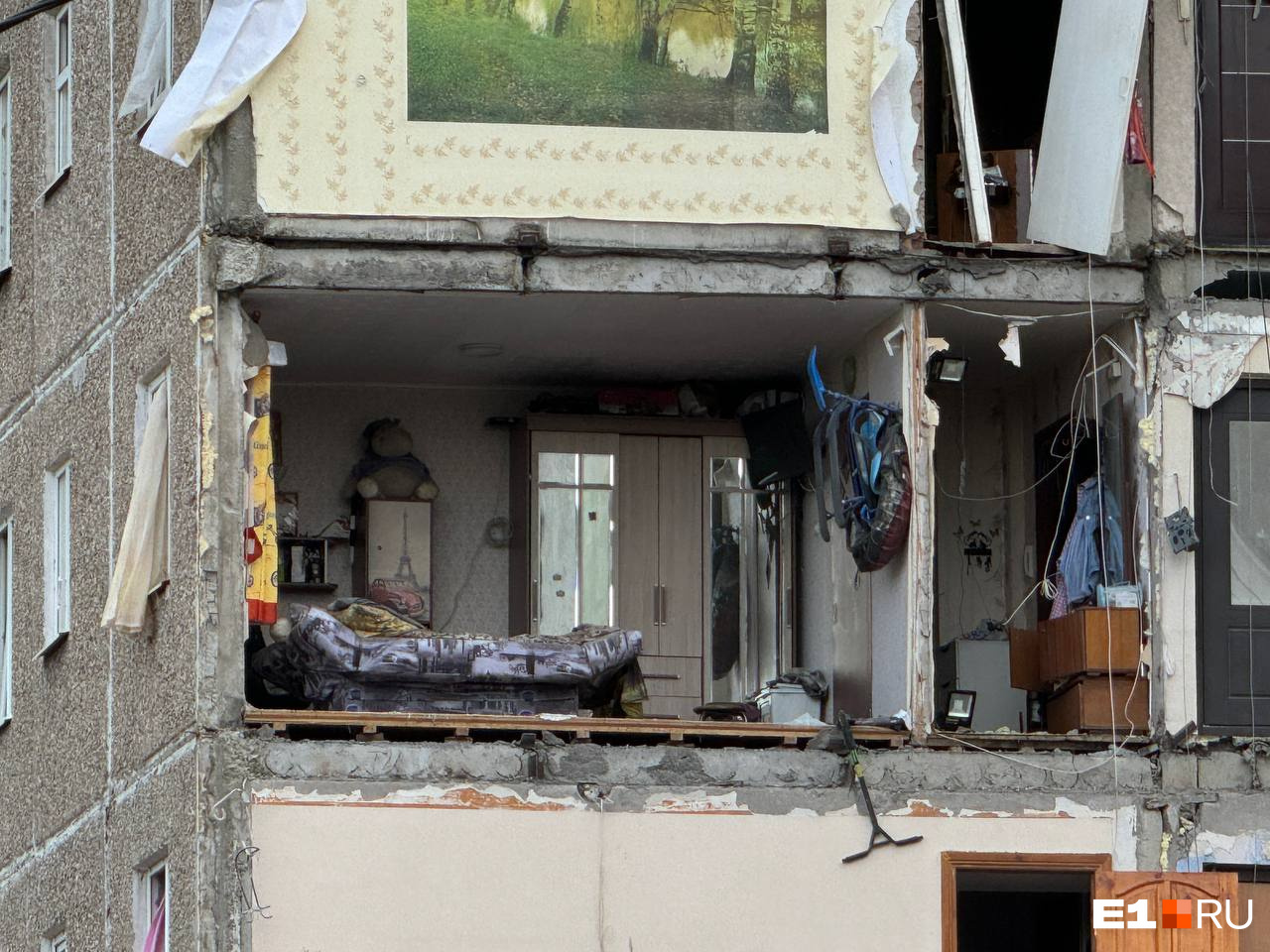 Под завалами обрушившейся пятиэтажки в Нижнем Тагиле остаются люди. Онлайн