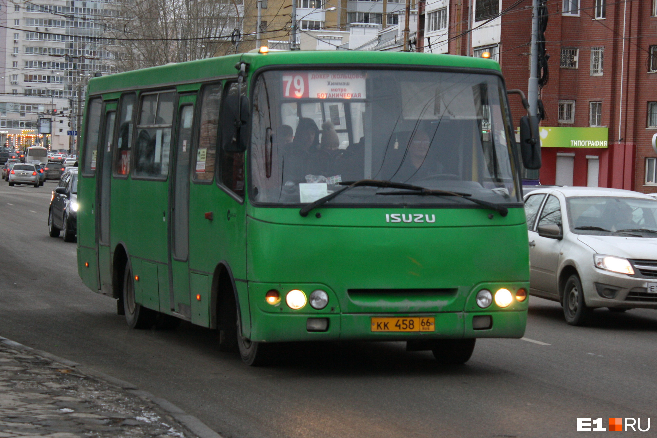 В Екатеринбурге пропали популярные автобусы: разозленные пассажиры стали писать жалобы в мэрию
