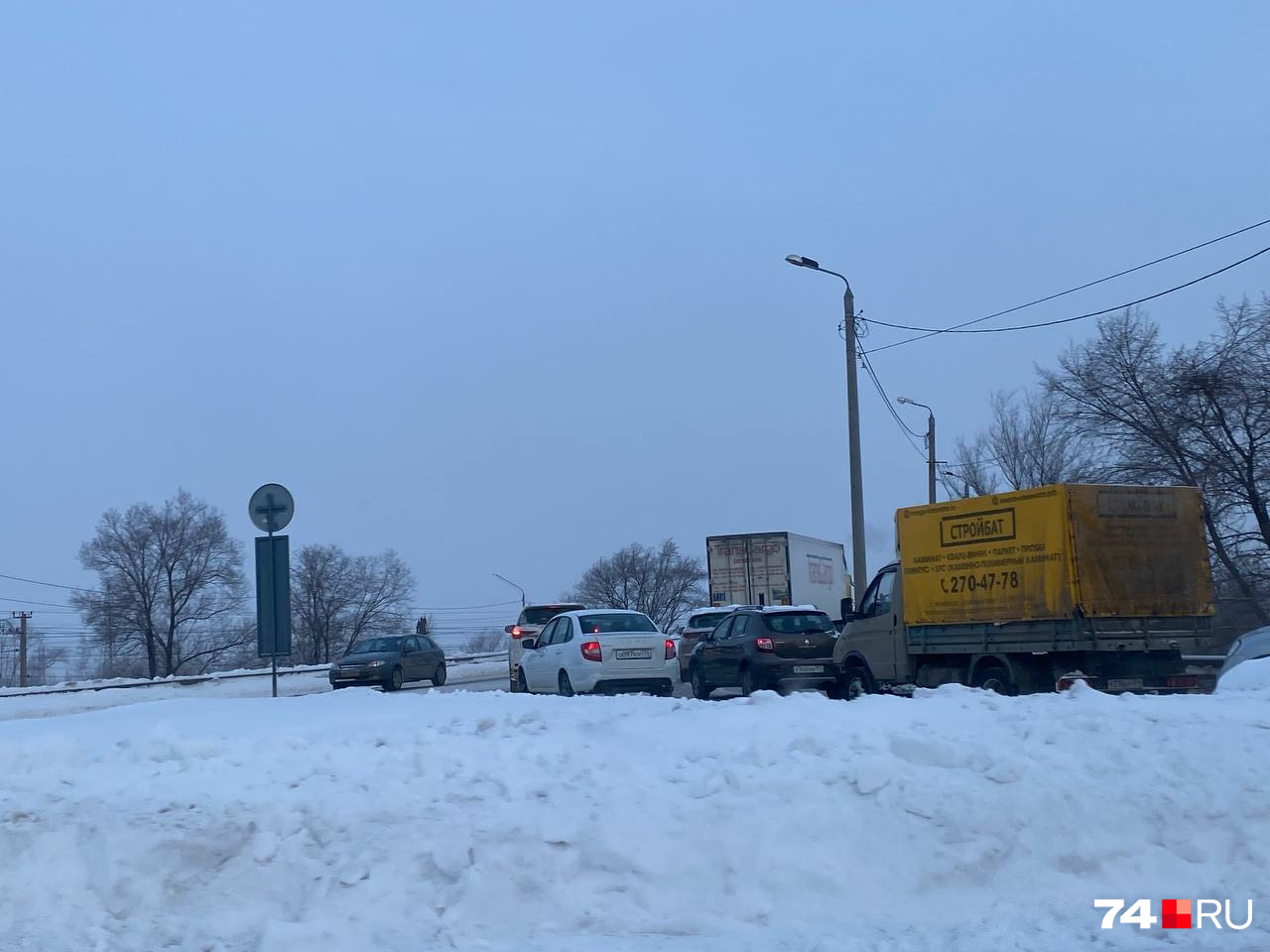 Работа на троицком тракте. Рекламные щиты в троицке. Работа на троицком тракте. Работа на троицком тракте. Работа на троицком тракте.