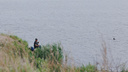 Водолазы ищут рыбака, который пропал на озере в Архангельской области