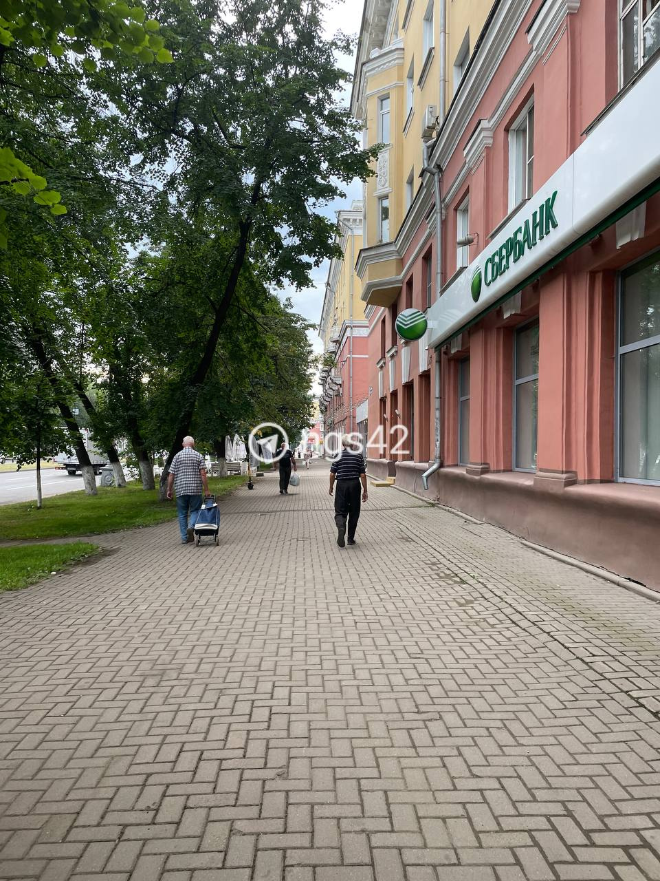 «Я всё еще стою на месте»: журналисты NGS42.RU пытаются уехать из Кировского в центр Кемерова — кто быстрее