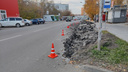 «Люди по валунам пытаются прыгать»: разрыли часть дороги, которую пол-лета ремонтировали в Новосибирске