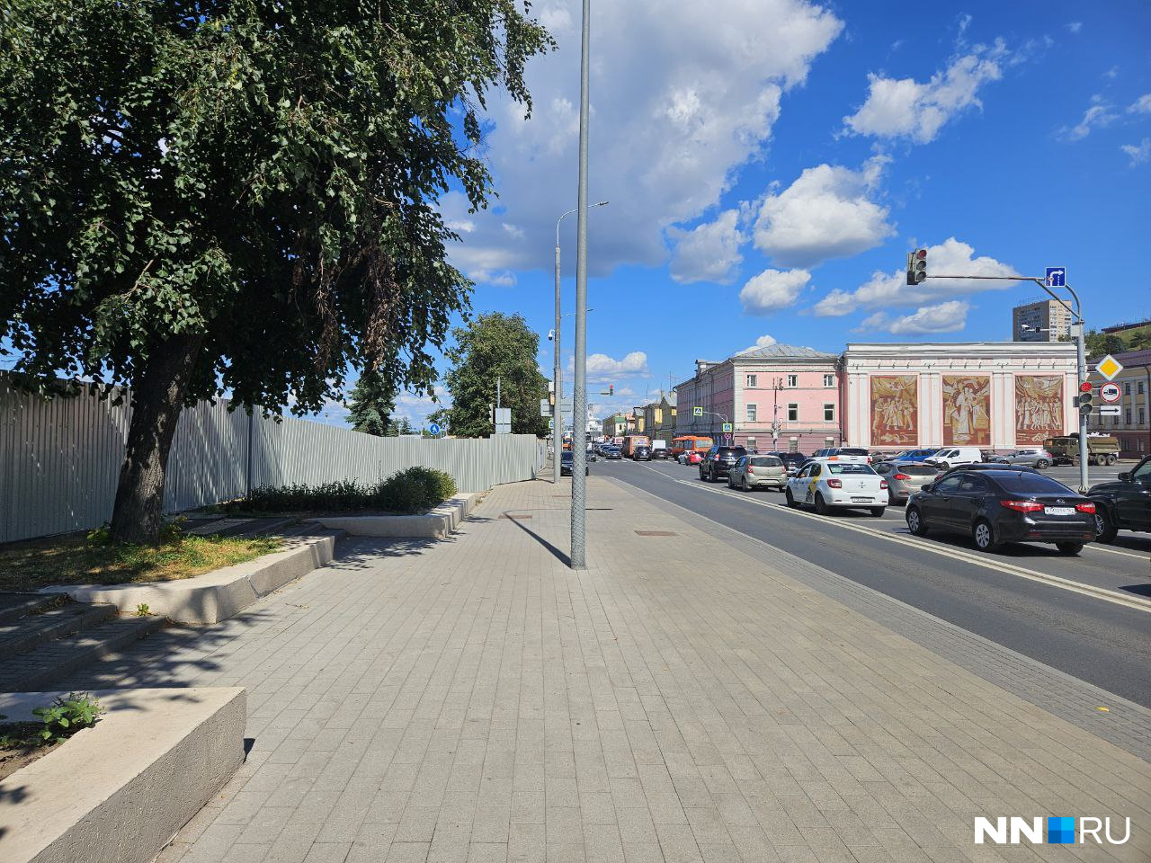 И снова забор. Часть набережной в центре Нижнего Новгорода перекрыли до ноября