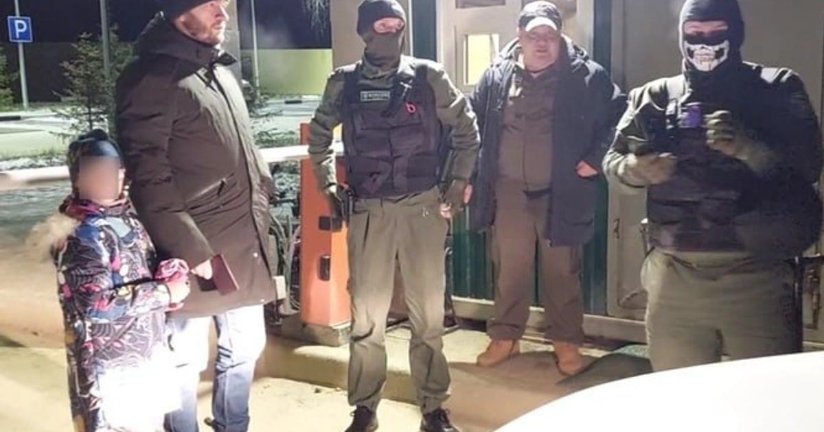 Сотрудники ЧОПа перекрыли семье дорогу к дому в поселке под Челябинском ...