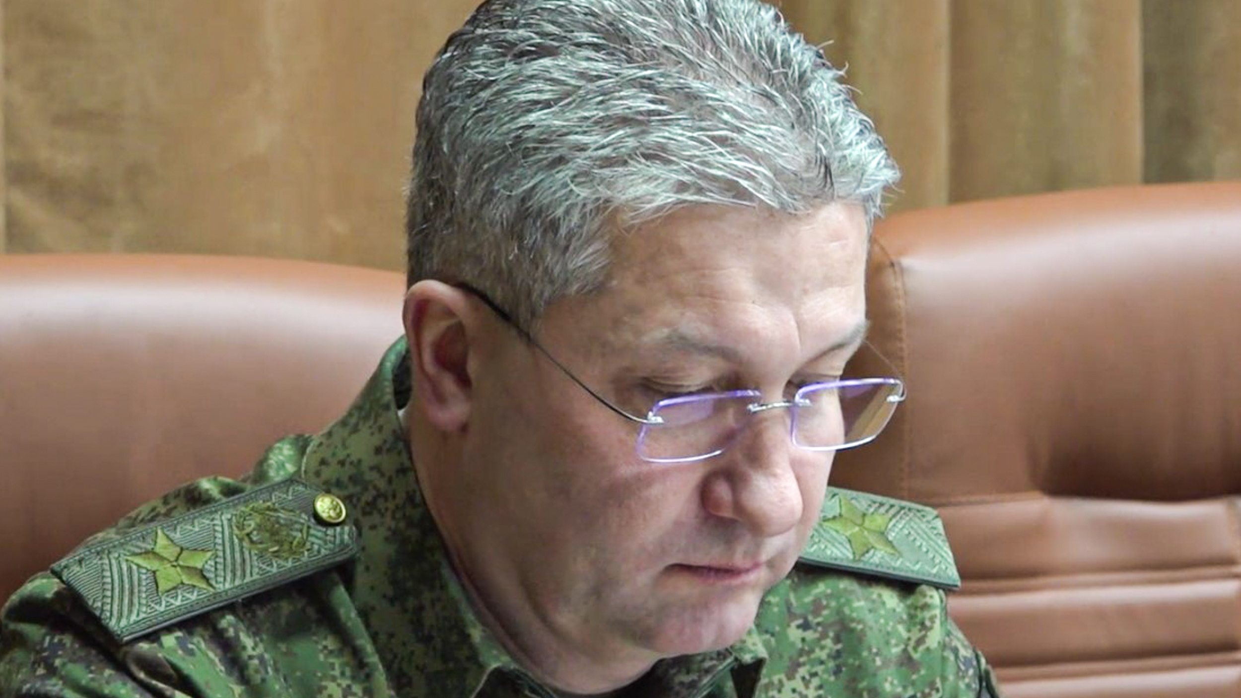Отвечал за медицину в армии и квартиры военным: кто такой Тимур Иванов — замминистра, задержанный за взятку