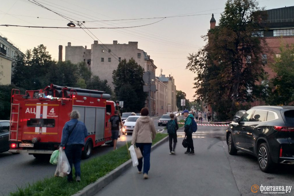 У концертного зала Мариинки заметили пар из-под земли. «Фонтанка» разобралась, в чём дело